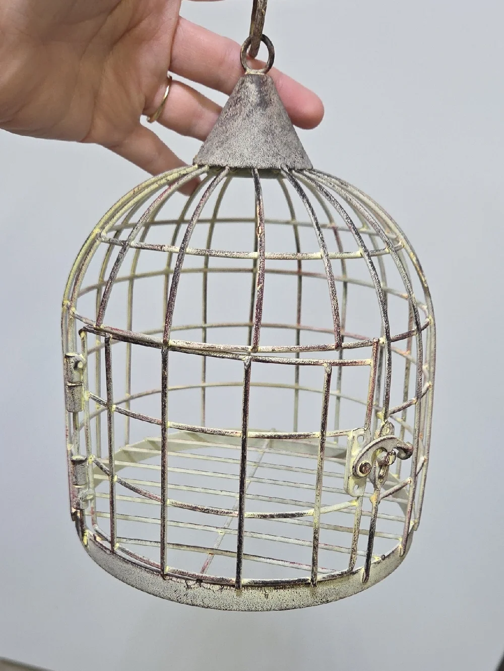 Vintage-Style Cream Metal Bird Cage Hanging Decor